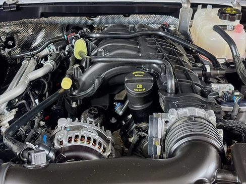 Used 2025 Jeep Gladiator Sport AWD/4WD image 28