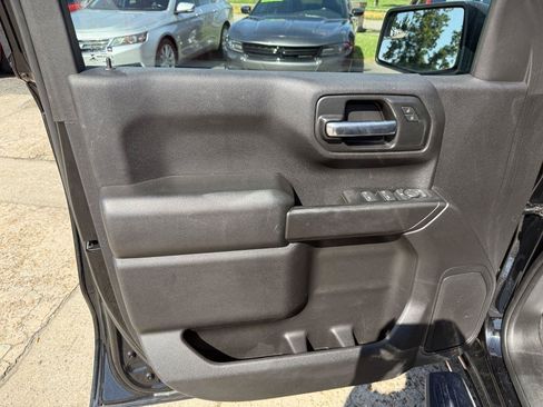 Used 2019 Chevrolet Silverado 1500 Custom w/ Custom Value Package RWD image 11