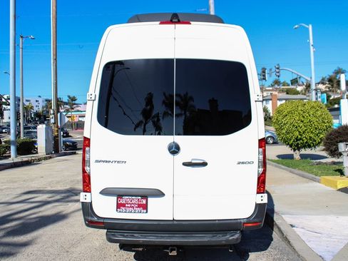 Used 2019 Mercedes-Benz Sprinter 2500 image 4