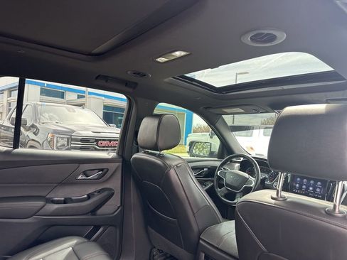 Used 2022 Chevrolet Traverse RS AWD/4WD image 28