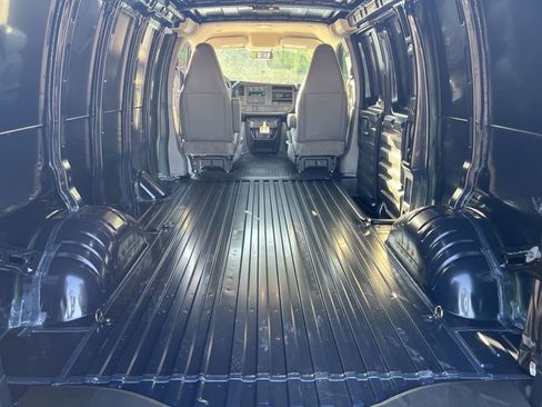 New 2025 Chevrolet Express 3500 w/ Driver Convenience Package image 23