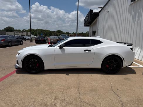 Used 2022 Chevrolet Camaro SS RWD image 3
