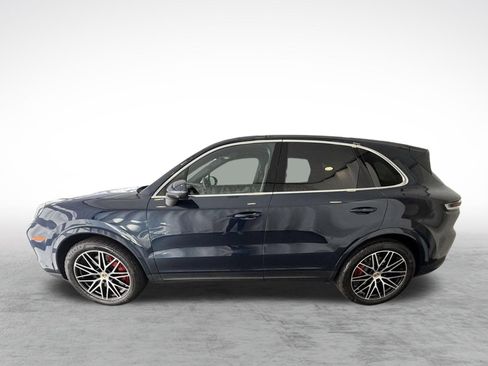 Used 2025 Porsche Cayenne S AWD/4WD image 2