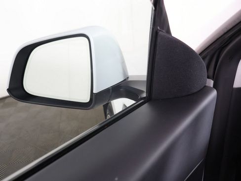 Used 2022 Tesla Model Y Long Range AWD/4WD image 38