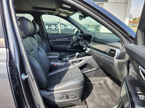Used 2023 Kia Telluride SX AWD/4WD image 9