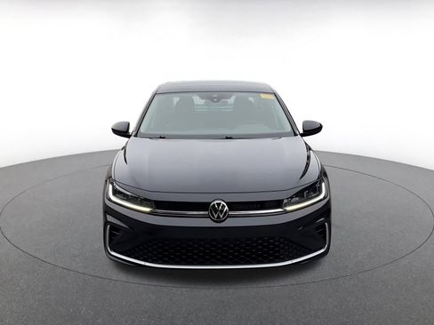Used 2025 Volkswagen Jetta SE FWD image 3