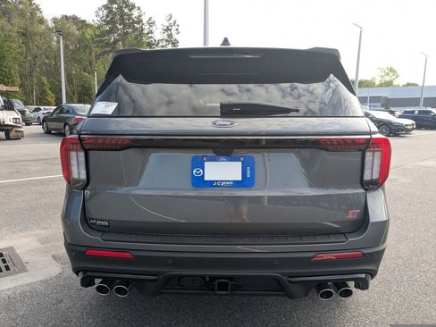 New 2026 Ford Explorer ST RWD image 5