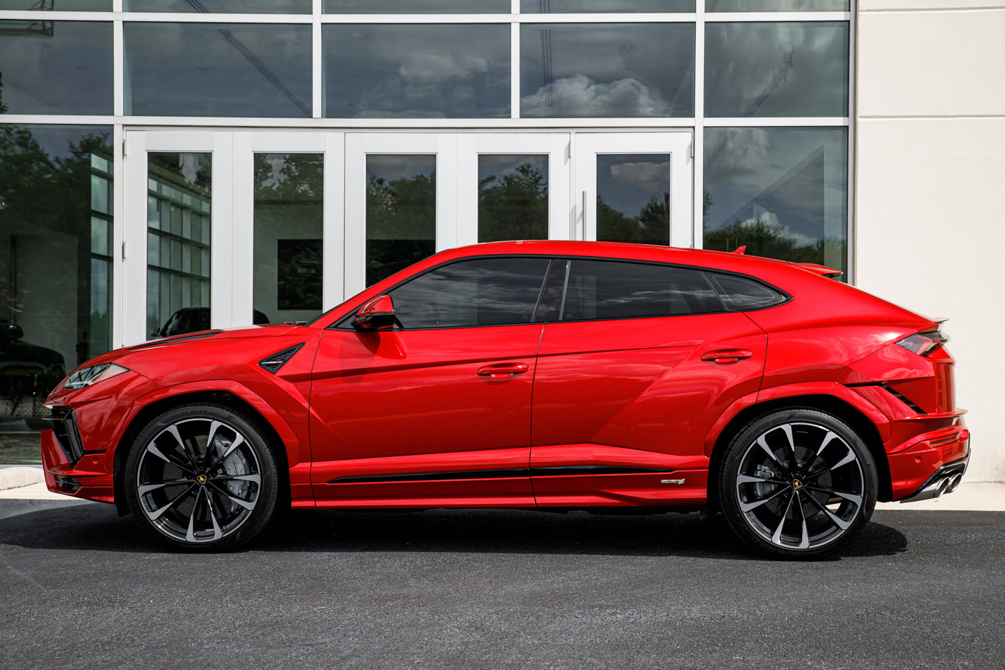 Used 2024 Lamborghini Urus S AWD/4WD image 8