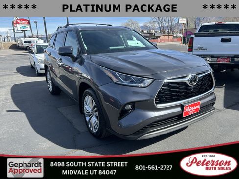 Used 2023 Toyota Highlander Platinum image 1