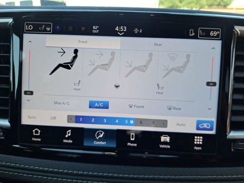 New 2026 Chrysler Pacifica Select image 4