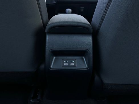 Used 2025 Toyota Corolla LE image 11