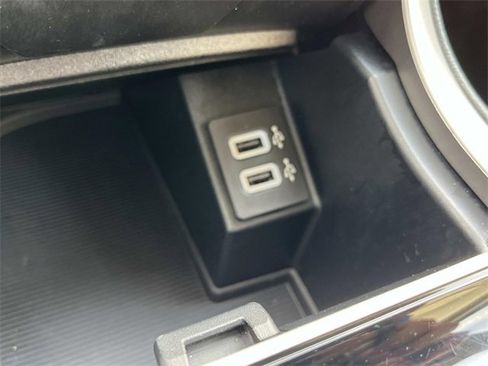 Used 2020 Ford Edge SEL image 34