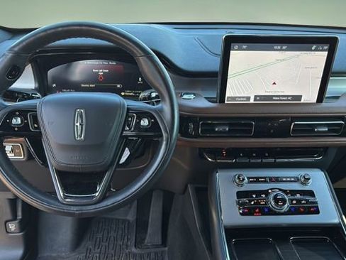 Used 2023 Lincoln Aviator Reserve w/ Equipment Group 201A image 9