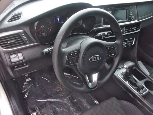 Used 2017 Kia Optima LX w/ Option Group 014 FWD image 18