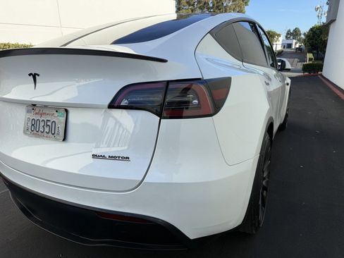 Used 2022 Tesla Model Y Performance AWD/4WD image 8
