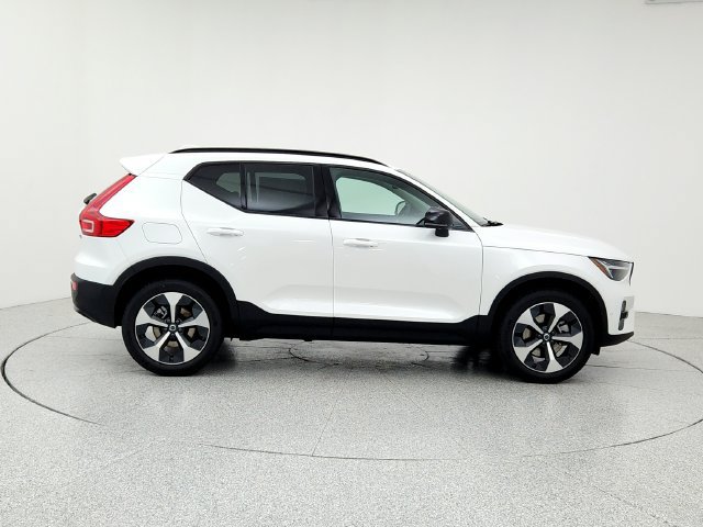 New 2026 Volvo XC40 B5 Plus w/ Protection Package Premier AWD/4WD image 4