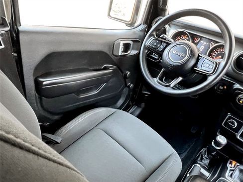 Used 2018 Jeep Wrangler Unlimited Sport image 8