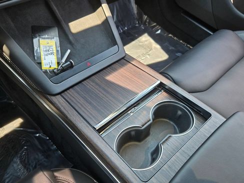 Used 2022 Tesla Model S AWD/4WD image 19