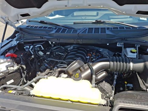 Used 2025 Ford F150 Lariat w/ Equipment Group 502A High AWD/4WD image 32