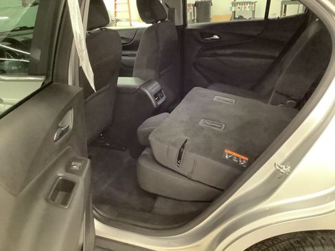Used 2021 Chevrolet Equinox LT AWD/4WD image 17