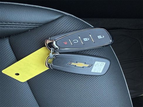 Used 2025 Chevrolet Trax ACTIV w/ Driver Confidence Package image 35