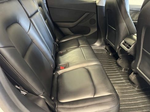Used 2020 Tesla Model Y Long Range image 8