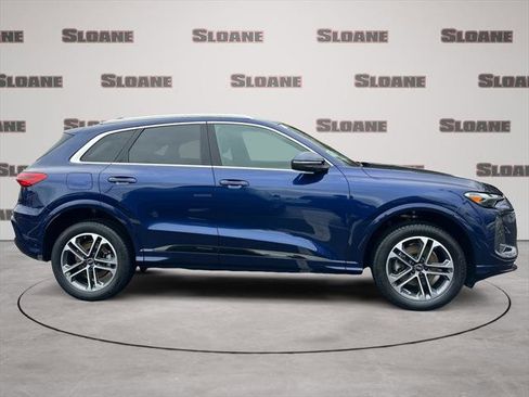 Certified 2025 Audi Q5 Premium w/ Convenience Package image 6