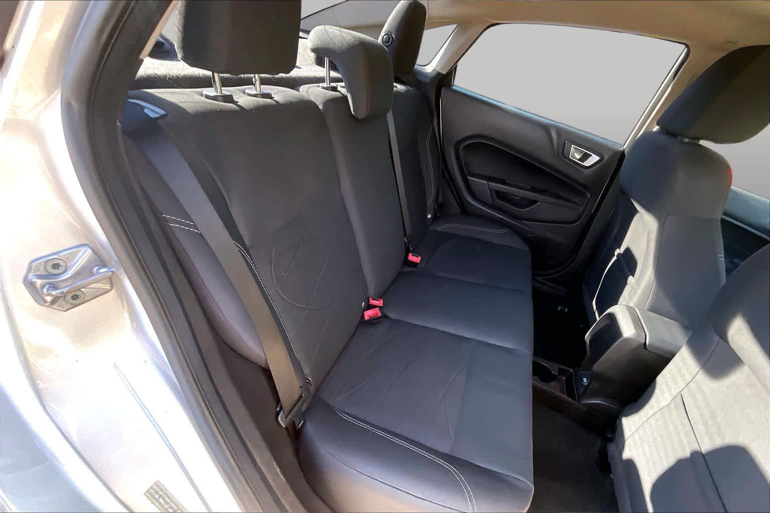 Used 2015 Ford Fiesta SE FWD image 19