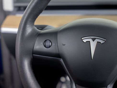 Used 2024 Tesla Model Y Long Range image 32