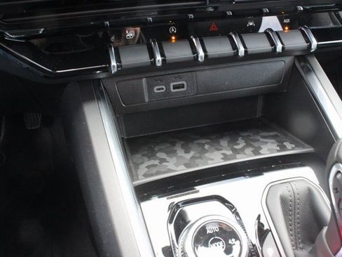 New 2026 GMC Canyon Elevation w/ Convenience Package image 49