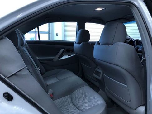 Used 2011 Toyota Camry SE w/ Fleet Convenience Pkg FWD image 13
