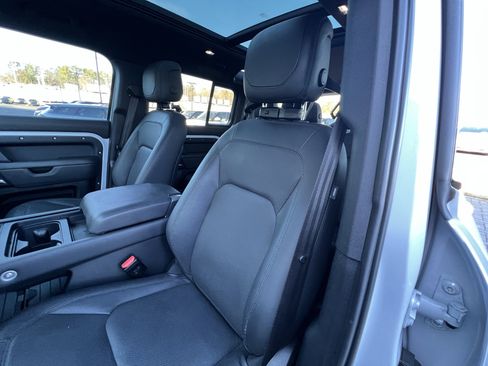 Certified 2023 Land Rover Defender 110 V8 image 15