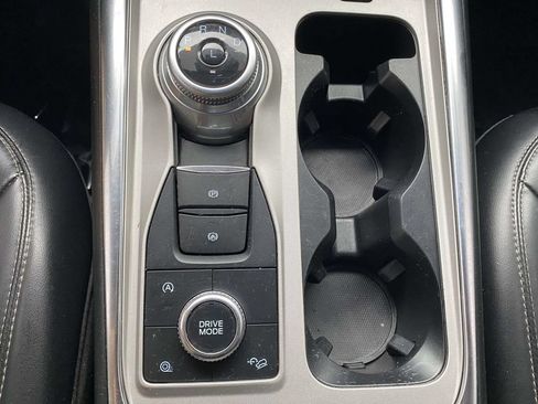Used 2021 Ford Explorer XLT w/ Equipment Group 202A AWD/4WD image 31