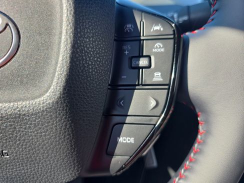 Used 2026 Toyota Prius Plug-In Hybrid FWD image 17
