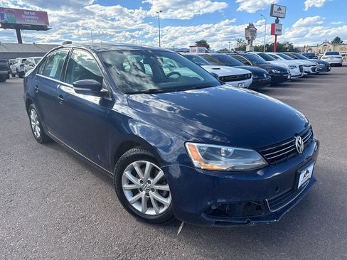 Used 2013 Volkswagen Jetta SE FWD image 1