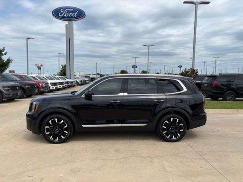 Used 2024 Kia Telluride SX FWD image 2