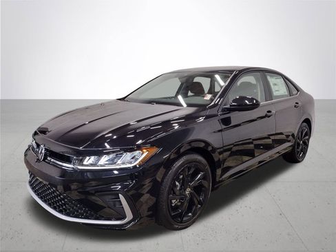 New 2025 Volkswagen Jetta SE image 2