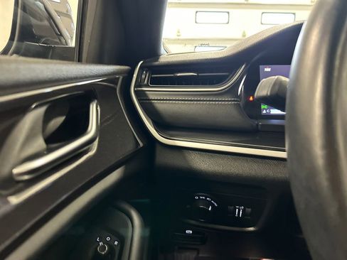 Used 2022 Jeep Grand Cherokee L Laredo image 19