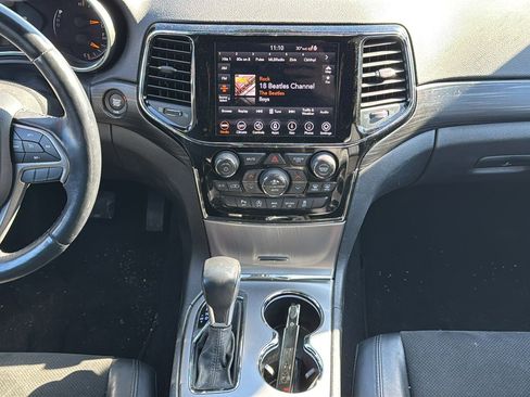 Used 2019 Jeep Grand Cherokee Altitude image 23