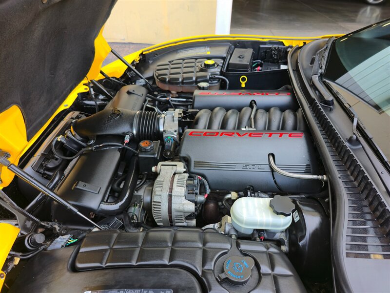 Used 2000 Chevrolet Corvette Convertible w/ Memory Pkg RWD image 32