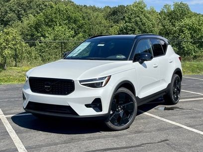 New 2026 Volvo XC40 B5 Ultra w/ Climate Package