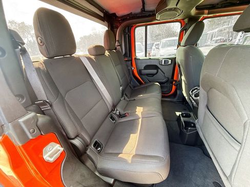 Used 2023 Jeep Gladiator Sport image 31