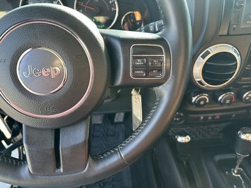 Used 2016 Jeep Wrangler Unlimited Rubicon w/ Connectivity Group image 6