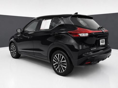 Used 2022 Nissan Kicks SV FWD image 3
