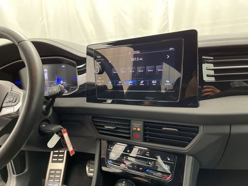 Used 2025 Volkswagen Jetta Sport image 16