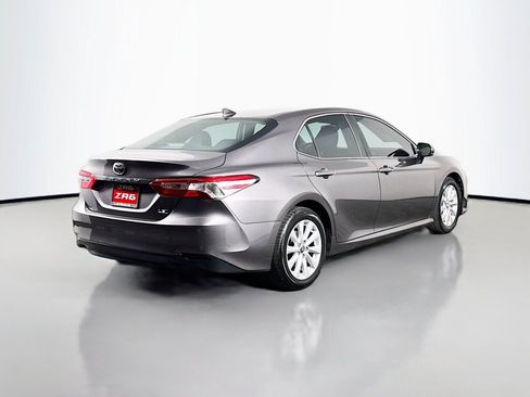 Used 2019 Toyota Camry LE FWD image 5