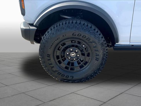 Certified 2026 Ford Bronco Badlands w/ Sasquatch Package AWD/4WD image 11