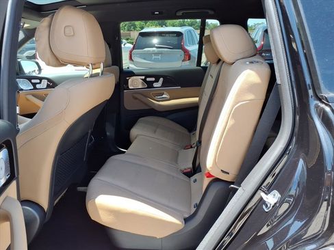 New 2026 Mercedes-Benz GLS 580 4MATIC image 12