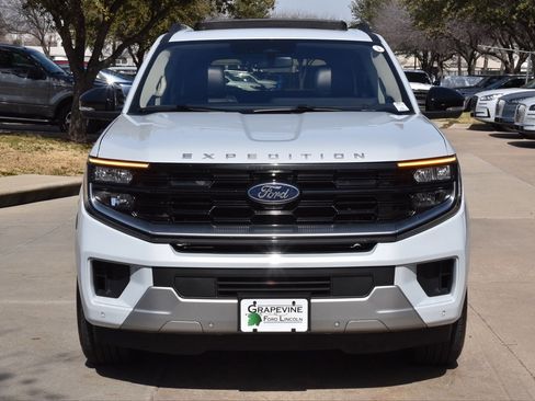 Certified 2025 Ford Expedition Platinum image 3