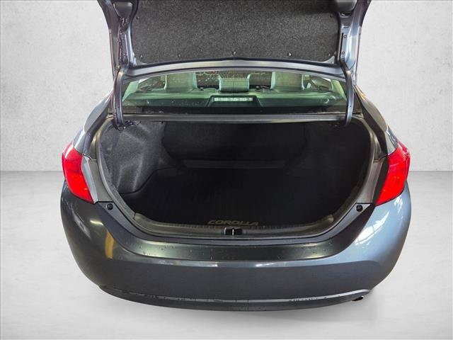 Used 2019 Toyota Corolla SE FWD image 18